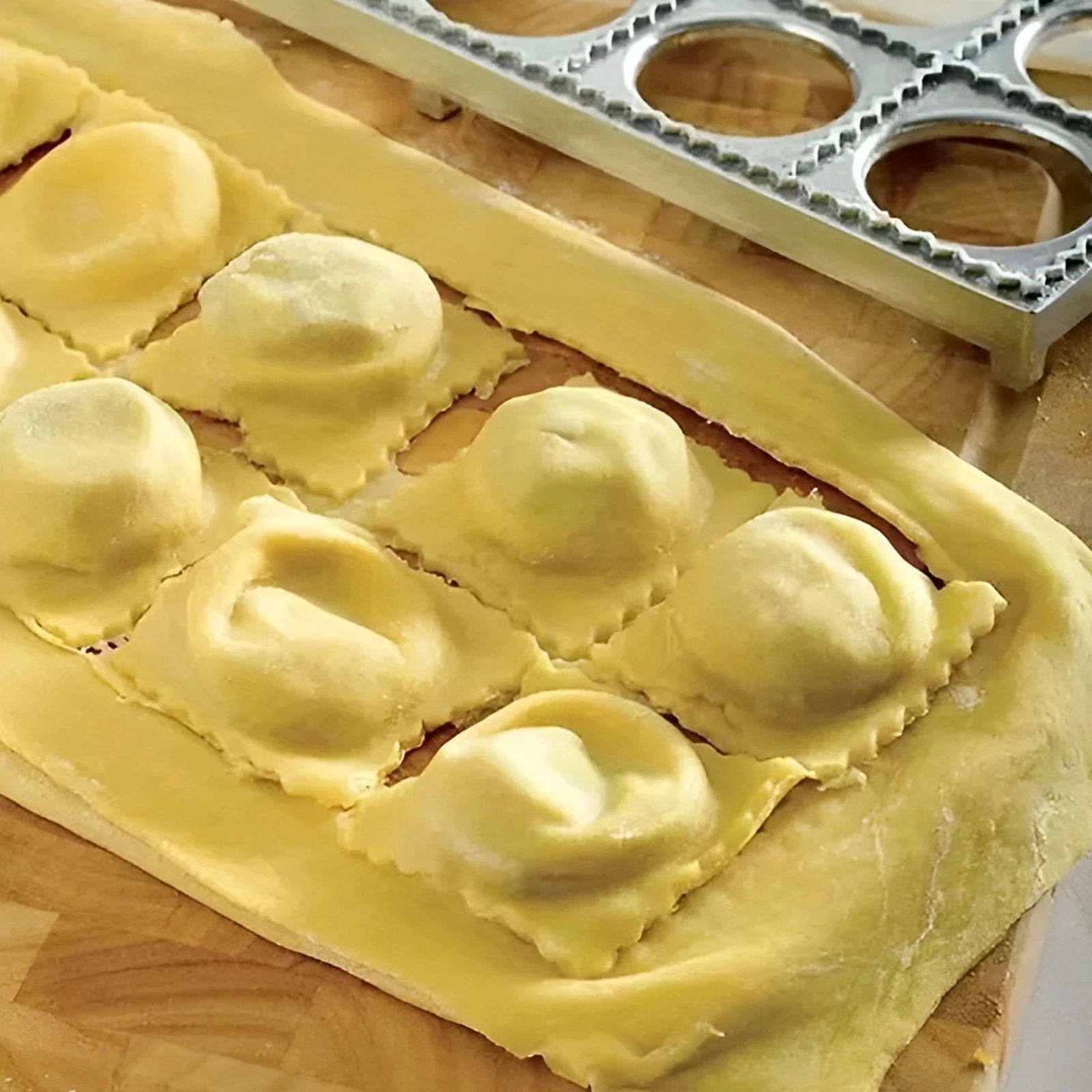 Knödelform, 12 Löcher, Ravioli – Kitchen Gadgets Latest Bewertung und Preis